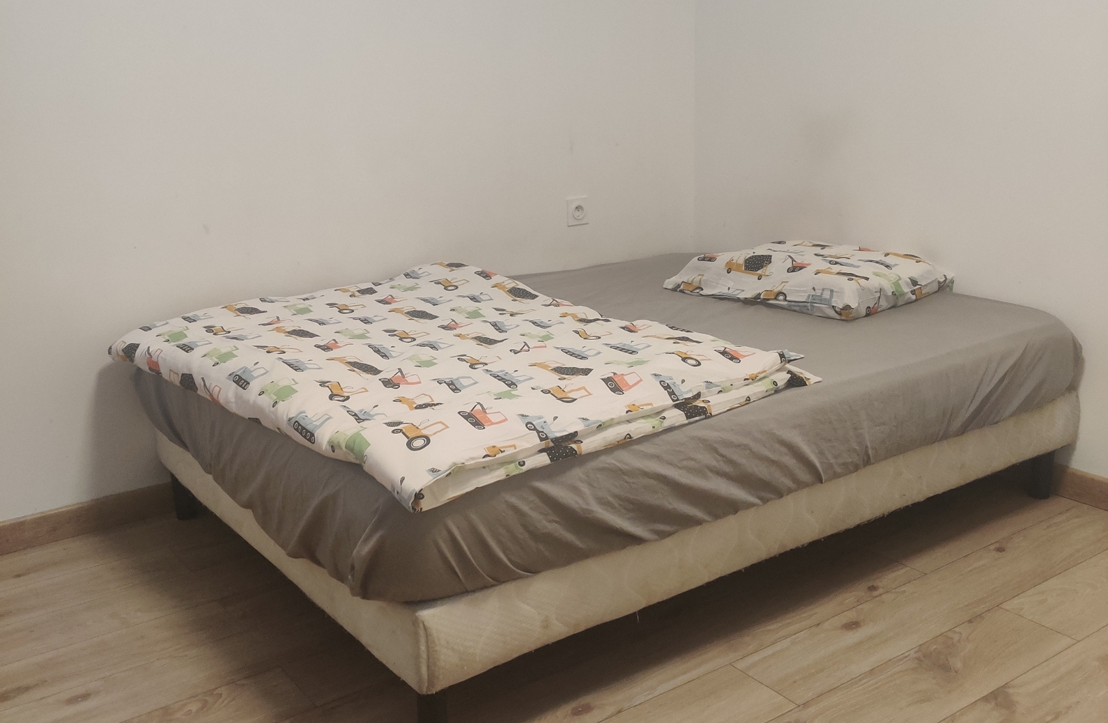 A & A Leisure Service - 1-16 Avenue Maximilian ROBESPHERIE VITRY sur seine Rental Apartment