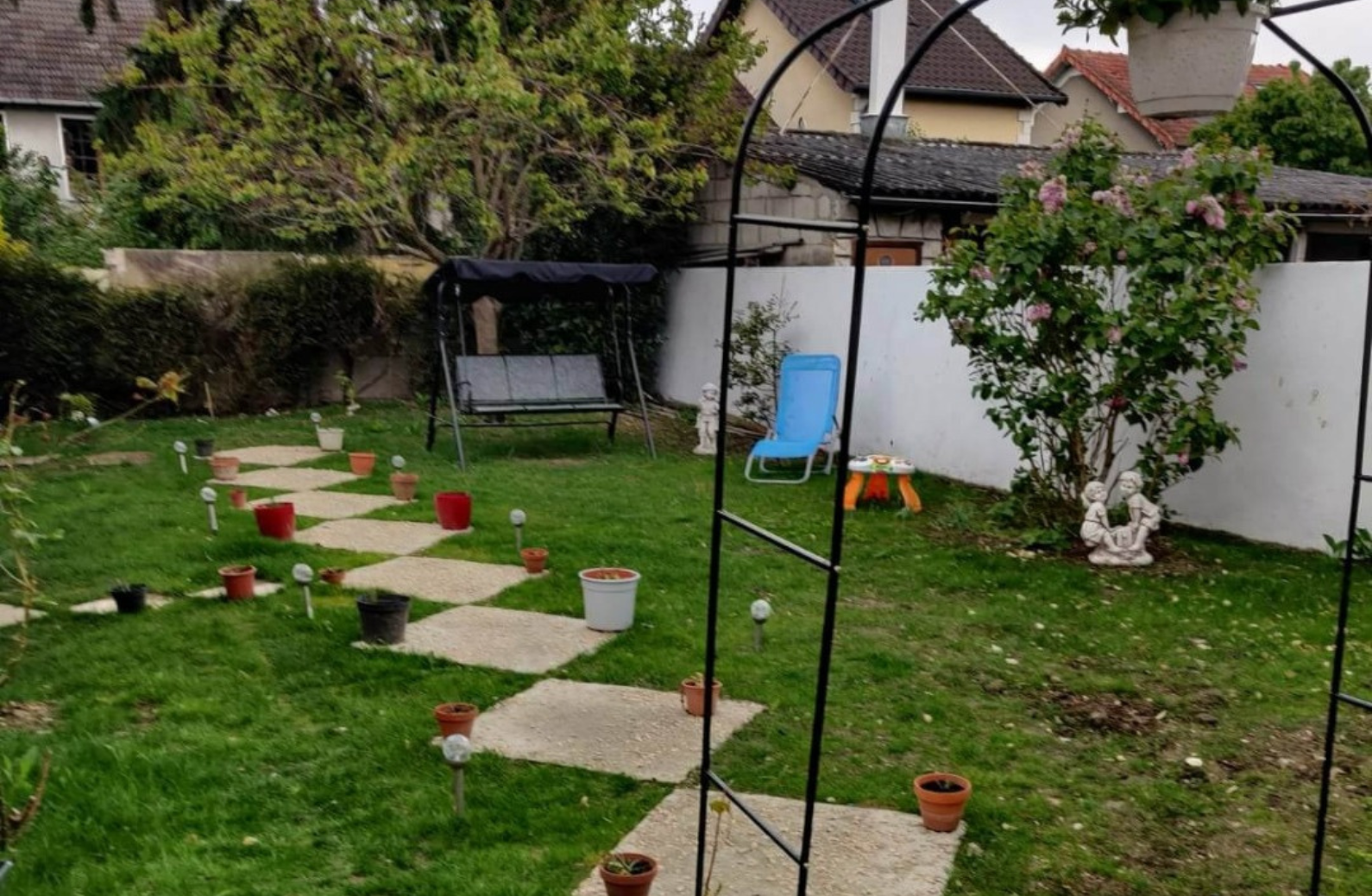 A & A Leisure Service - 1-16 Avenue Maximilian ROBESPHERIE VITRY sur seine Rental Apartment